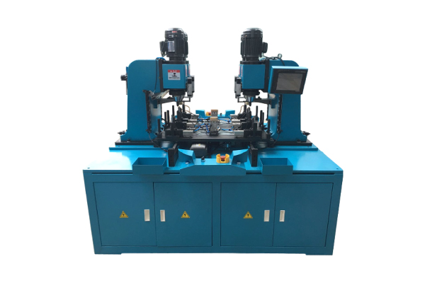 泰州空調底板自動鉚釘機
